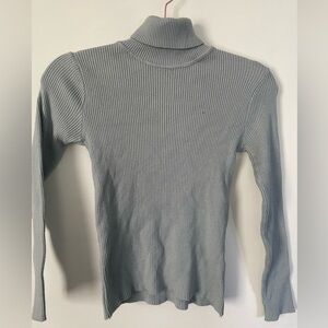 Ribbed long sleeve turtleneck